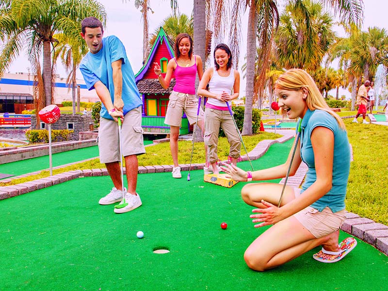 How Do You Play Mini Golf